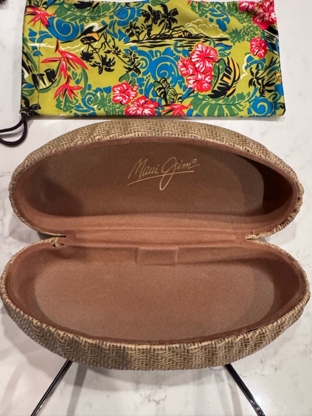 Maui Jim Women's Black to Brown Gradient Frame Sunglasses with Case & Pouch - Picture 10 of 12